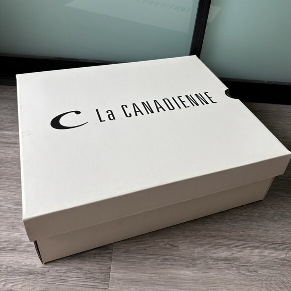 La Canadienne Halsey Suede Bootie - Red Size 6 - Picture 6 of 6